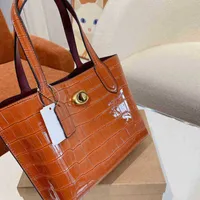Kvällsväska fasta färgväskor på kvinnor handväska axel texturerad ljus läder designer lyx crossbody kvinnlig hink 220309
