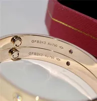 2021 Luxury Designer Love Armband Bangle GFB 18K Guld pl￤terad med original Box Card Bag Unique Code Numbers Cart Diamond