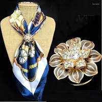 Brooches 2022 Fashion Jewelry Gold Enamel Crystal Rhinestone Flower Brooch Broche Vintage Shawl Scarf Bufandas Channel For Women