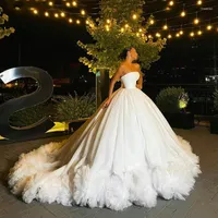 Vestidos casuais lindos muito exuberantes, vestidos de noiva brancos, vestidos de bola de casamento de lacuna