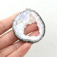 Colliers pendants Coulonnement de cristal min￩ral blanc naturel incrust￩ Diamond Gemone artisanat ￠ la main Accessoires de collier de bricolage pour femmes 45x50 mm
