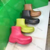 Stivali 2022 con design box womens stivale biodegradabile stivali alla caviglia in gomma erba kiwi monopezzo botega scarpa stampata a forma piatta 5,5 cm