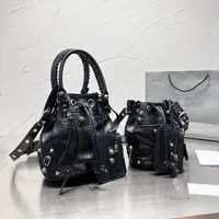 Вечерние сумки вязание крючковые сумки классные девушки с кроссовым плечами сумки мини -сумки высшего качества настоящий Leathermulti Pochette