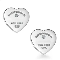 Högkvalitativ lyxkvinnor Fashion Heart Love Stud Classic 925 Silver Hearts Earrings Par Gift Stamp Brand Logo Designer smycken Engagemang örhängen grossist