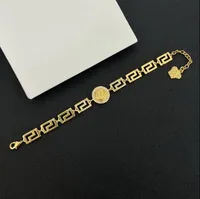 Fashion Basilisk Medusa Card Women Bracelet ketting Stud earring sets messing 18k goud vergulde dames designer sieraden VA-049L