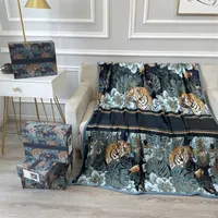 Diseñadores de lujo manta suave bufanda bufanda portátil sofá calzado cama de cama tigre manta de flores bohemio cuatro estaciones sofá alfombra