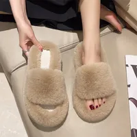 النعال الشتاء الفرو النعال امرأة الحفاظ على تقليب دافئ flop fashion sloy plush slippers النساء مصمم أحذية داخلية الشرائح الصلبة 220913