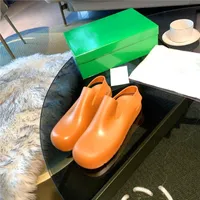 Slippers Slipper Sandals Sandalias zapatos de diseño Tobas Tobogáneas Matte suave 100% Goma Tapa de goma Correa Slingback Ligero Slip-On Italia Marca de marca