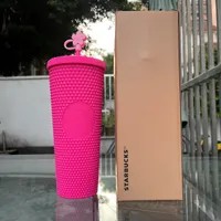 2021 Starbucks cravejando copos de copo 710ml Canecas de plástico rosa fosco com suprimento de fábrica de palha