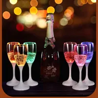6 pezzi di bicchiere di vino luminoso a LED LED Glow Calice creativo in acque cocktail tazza di nozze decorazione di atmosfera luminosa.