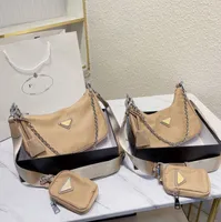 Bolsas de ombro para mulheres de nylon masculas Designer Cadeia de sacolas e pulseira larga com bolsas Bolsas de moda clássicas Multicolor 22cm 25cm com caixa