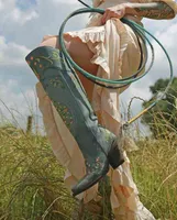 Boots Bonjomarisa pour femmes brodées de genoue-genoue-gigantes cow-boys cow-girls sur les bottes du genou pour femmes chaussures en jean épais fleures t220915