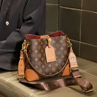 Brand Luxury Design Vintage Bucket Bag 2022 Women's Fashion Retro Style One Crotgle Crossbody Bags Princed Printed Handbag A1