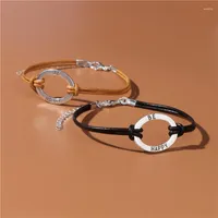 Bracelets de charme Bracelet en cuir en cuir alliage ovale ajust￩ pour femmes Men Coupages Souvenirs Cadeaux