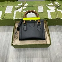2022 Frauen Designer -Tasche Handtasche Brieftasche Geldbörse Schulter Crossbody Luxury Bag Sattel Mode große Kapazität Einkaufstasche Computer 001