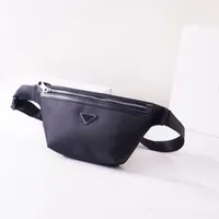 2022 مصممين جدد حقائب الخصر الفاخرة عبر الجسم الشهير Bumbag Fashion Bag Black Bum Fanny Pack