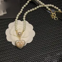 Fashion Dise￱ador de mujer marca Carta colgante Collares Camas de Luxury Heart Pearl Collar Collar Geom￩trica Collar de joyas de joyas de joyas de joyas de joyas