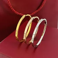 Lyxdesigner smycken 4mm tunna silverarmband armband för kvinnor män titan stål guld ingen skruvmejsel armband klassiska älskare bra223t