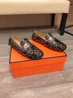 Erkekler Sıradan Loafers Slip-On Gelinlik Ayakkabı Moda Ofisinde İş Yürüyüş Ayakkabı Marka Tasarımcı Parti Sürüş Daireleri Boyut 38-44