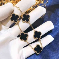 Braccialetti di fascino classico moda 4 foglie trifoglio braccialetti di braccialetti catena di bracciali 18k oro agata materno di pearl per womengirls linkab033