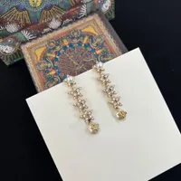 luxuriöser Schmuck Dangle Ohrring Micro-Diamond Ohrstolme 18K Gold Plated Letter Vintage Frau Metall Promi weibliche Ohrringe 01230W