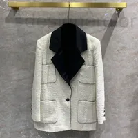 女性のスーツブレイザーズデザイナー黒と白のコントラストミディアムロングスーツカラースーツカラーコート22新しい小さな男性クラウドデザインセンス香ばしいAKFD