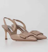 Sandalias de diseñadores famosas Maysli Sandals Zapatos Lady Slingback Pombas puntas puntiagudas de la cabeza de la bola de folleto Stiletto Stiletto High Heels Eu35-43 Box