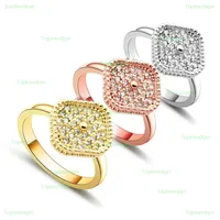 2022 Новое роскошное полное бриллиантовое кольцо для женщин Классическая модная кристалл четырехлистных кольцевых кольцевых кольцевых кольцевых ювелирных изделий подарки на День святого Валентина