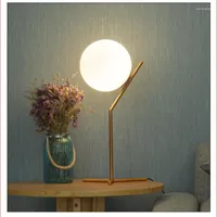 Lampes de table LED moderne LED Salon Light Light Postmodern Minimaliste lampe créative Personnalized Lampara Luces B