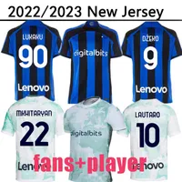 22 23 Jerseys de football Lukaku Inter Dzeko Lautaro Fans Joueur 2022 2023 Calhanoglu Alexis Correa Barella Milan Football Shirt Gosens Uniforms Jersey