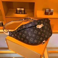 Yüksek kaliteli tasarımcılar lüks bel çantaları çapraz gövde en yeni el çantası ünlü bumbag moda omuz çantası serseri fanny paketi louise cüzdan vutton crossbody viuton çanta