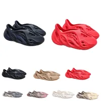 새로운 디자이너 Unisex Sandal Foam Runner Eva 고무 슬라이드 팬토 플 슬립 신발 방수 노새 Kanyes Slax Ocher Brown Onyx 모래 크기 36-47