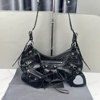 Designer handväskor axelpåsar kvinnor handväska läder justerbar rem dragkedja påse borttagbart hjärta spegel crossbody designers väskor balencigas