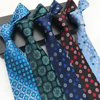 Bow Ties Anchovies Classic Flower Silk Men Tie Neck 8cm Navy Bleu pour un costume d'affaires formel Parti de mariage Gravatas