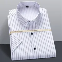 Camisas casuais masculinas de ver￣o masculino de manga curta Camisas listradas de manga esticada StandardFit Formal resistente a rugas finas camisa b￡sica cl￡ssica 220921
