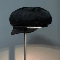 مصمم Newsboy Flat Hat 8 لوحة قبعات قبعات سوداء.