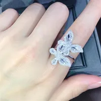 Tv￥ fj￤rilar Zircon Diamonds Rings for Women White Gold Color Wedding Engagement Band Cocktail Party Smycken Shiny Gifts Clusta247f