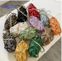 مصمم فاخر Bottegas Mini Pouch Handbags Venetas Online Sale 2022 Autumn Fashion Net Red Plateed Chain CRO