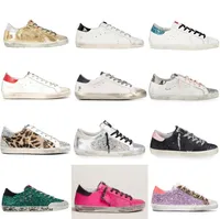 2022 Nuevo retro Golden Super Star Sneakers Mujeres Classic White Do-Old Dirty Hot Pink Leopard Python Glitter Material Black Star Diseñador zapatos