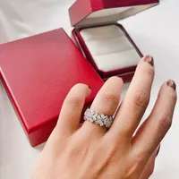 Designer Luxurys Ring Diamant mit Seitensteinen Design Temperament Valentinstag Geschenk Frauen Schmuck Sonnenlicht Sektrichen sehr schön