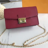 new quality famous Brandss Classic designer new fashion women or Men messenger bags cross body bag school bookbag purse bag M620202455
