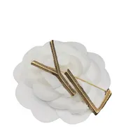 Moda Retro Pins Broches Pearl Luxurys Designers Letra Letra Gold Broche Pin para Broches de Vestido para Festa Para Casamento de Partes