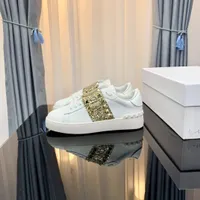 Shoes Designer Top Version Top Hadmade Custom Warren 2022ss New Letter Rivet Sneakers Sneakers Strapy