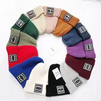Mixed Send Knitted Hat Fashion Letter Printing Cap Popular Warm Windproof Stretch Multi-color High-quality Beanie Hats Personality Street Style Couple Headwear