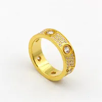 TOP DE QUALIDADE 316L Titanium Steel Love Rings Band Rings Tamanho para mulheres e homens com largura de 6 mm com tr￪s linhas J￳ias de diamante236r