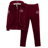 Women's Two Piece Pants Middle Aged Women Sporting Suit Set Fashion Embroidery Good Velvet Loose 2 High Quality Elegant Tops