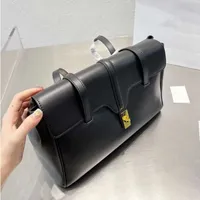 أكياس مسائية 2022 New Bangs Mailman Bag Handheld Flip Tote Fashion للسيدات سعة كبيرة الكتف الإبطين للرجال والنساء