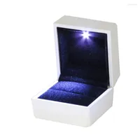 Geschenkverpackung Schmuck Verpackung Led Light Shop Display Hochzeitsringbox Hülle