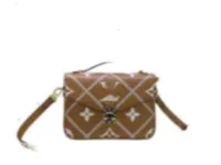 أكياس التسوق مصمم العلامة التجارية الفاخرة M45596 M45773 M40780 Women Tote Man Travel Bage Hand Handbags Qual
