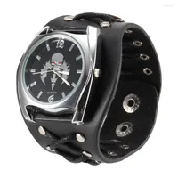 ساعة Wristwatches 2022 نساء الرجال بانك على غرار الكوارتز معصم مع نمط الجمجمة الاتصال برشام الساعات الرائعة TC21